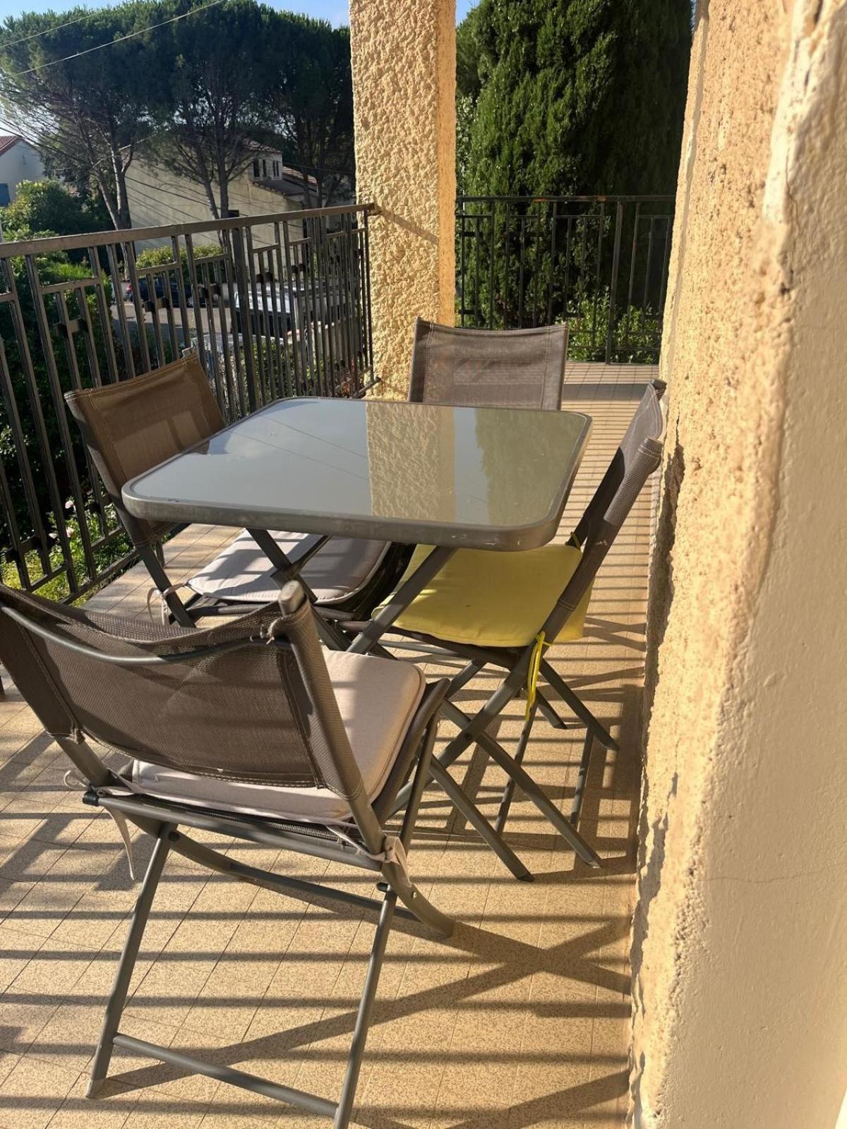 T2 Lumineux Avec Terrasse Proche Du Tram Le Crès