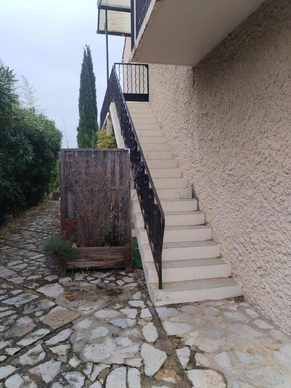 Appartement T2 Lumineux Avec Terrasse Proche Du Tram Le Crès